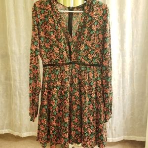 Forever 21 Floral v neck long sleeve dress L